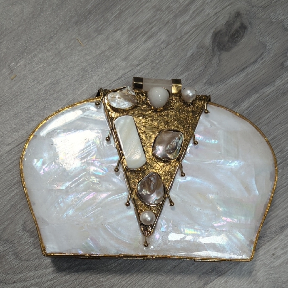 Gold and White Dome Clutch with Vintage Metalwork - Picture 4 of 4